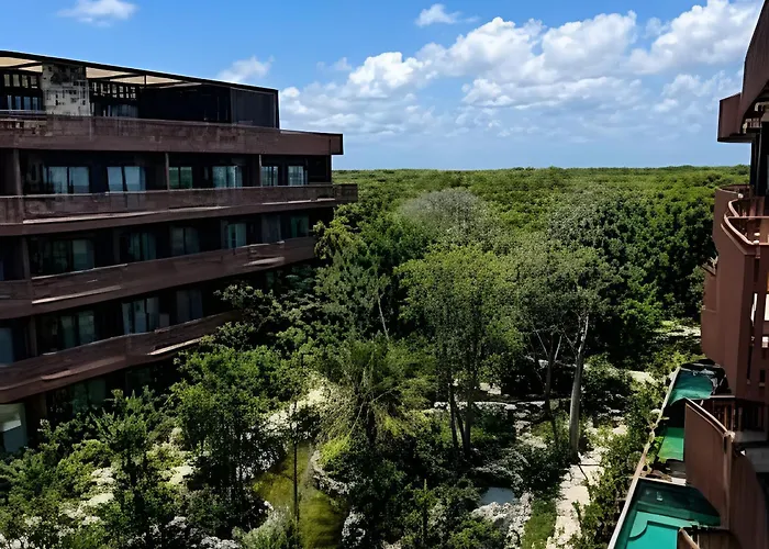 Jungle Guardian - Rooftop Pool & Club Holiday home