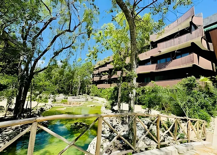 Jungle Guardian - Rooftop Pool & Club